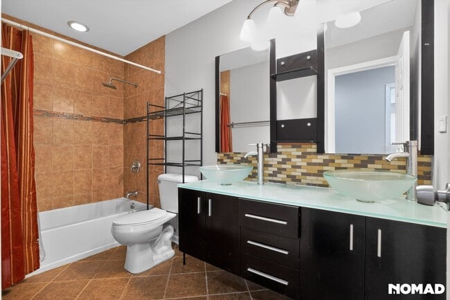 Building Photo - 7151 Hamlin Ave