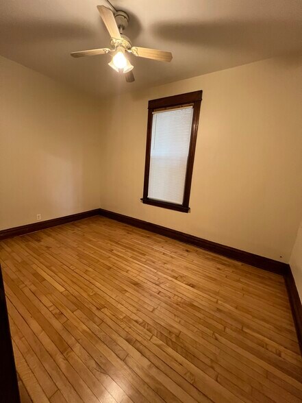 #2 bedroom - 3748 W Lyndale St