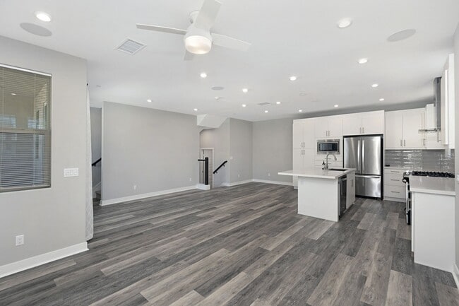 Building Photo - Stunning & Spacious - 3BD/2.5BA Townhome - Resort Style Living! Smart Home! Roof Deck w/ Expansiv...