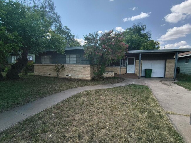 Building Photo - 2326 Abilene St