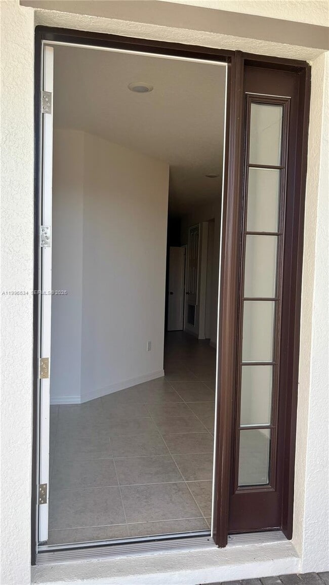 Building Photo - 219 Bottle Brush Dr