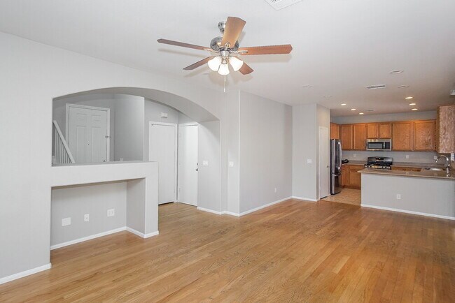 Building Photo - 1932 Basilwood Ct