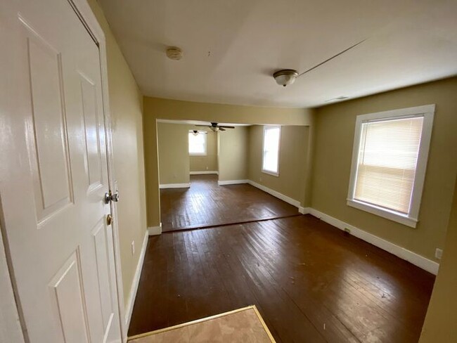 Building Photo - Spacious 1 Bedroom Apartment in North Nash...