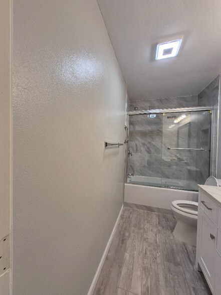Building Photo - 8939 Mango Ave