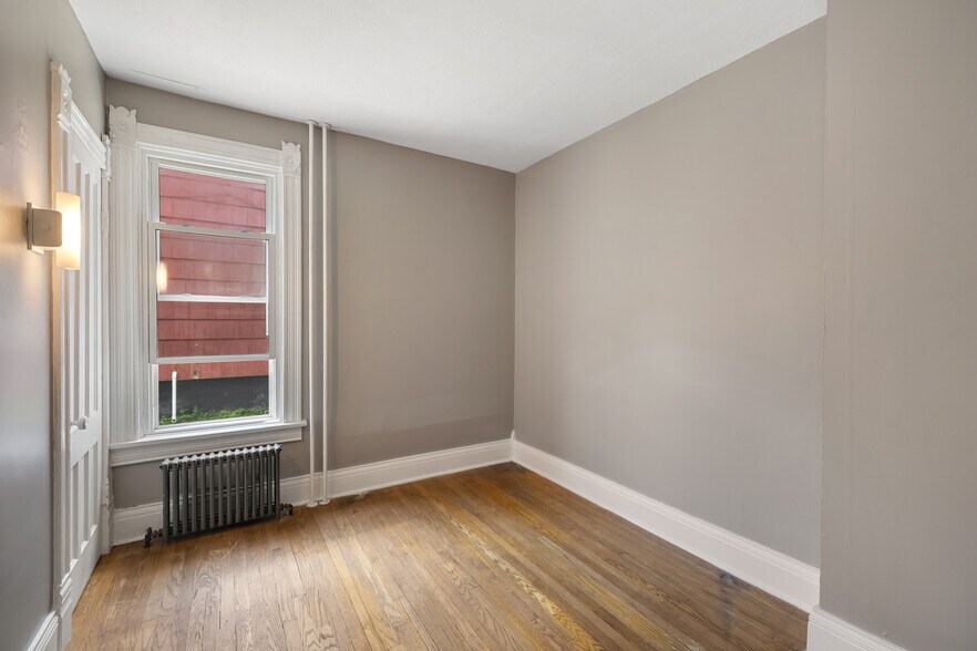 Bedroom 2 - 115 E Yates St