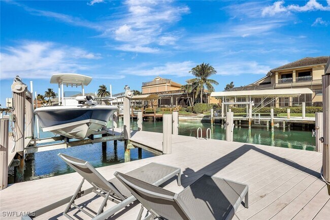 Building Photo - 911 Giralda Ct