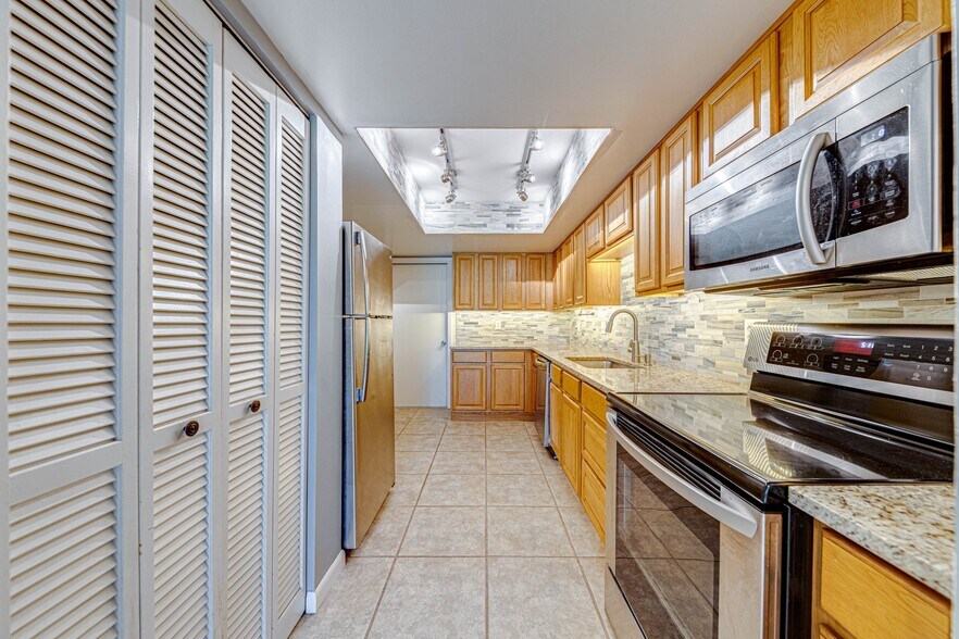 Building Photo - 1241 St Andrews Dr