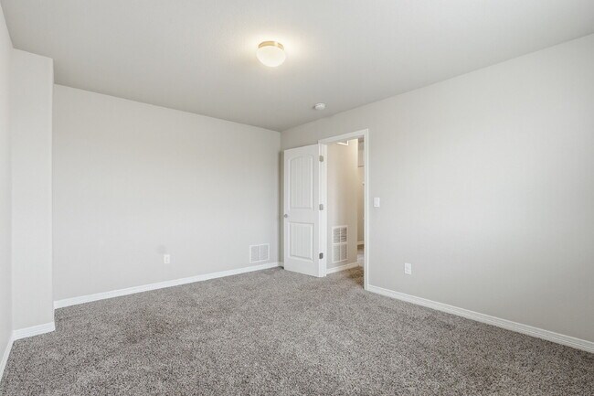 Building Photo - $2,240.95, 3 bed, 2.5 bath located in Colorado Springs with a large backyard.