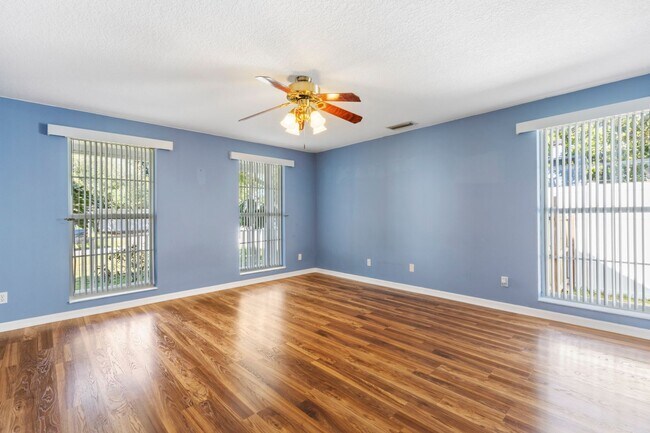 Building Photo - Charming Renovated 4BR/3BA Single Family Home