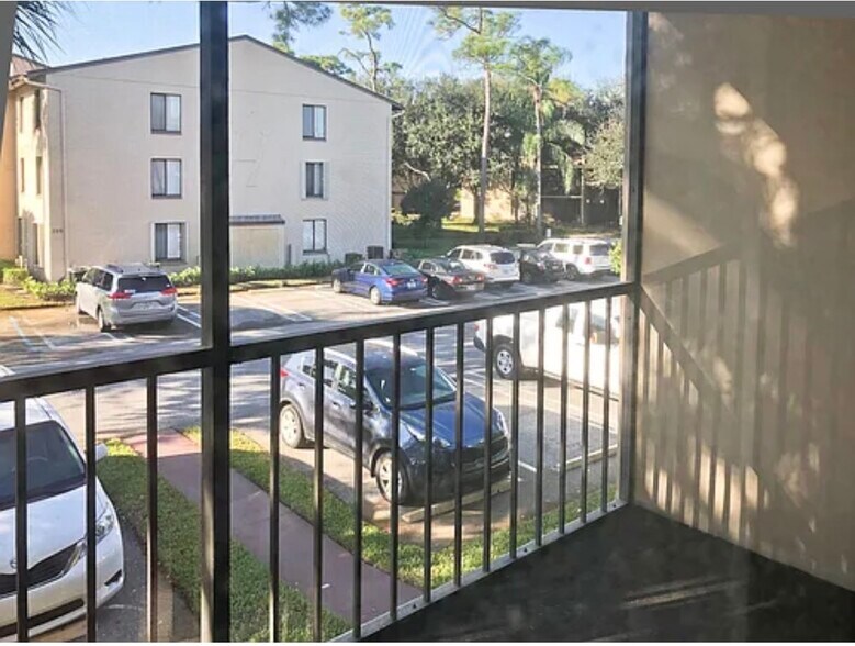 Building Photo - 209 Foxtail Dr