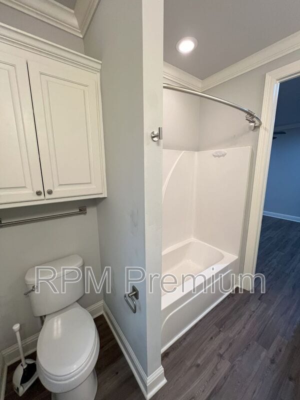 Building Photo - 2353 Orpine Ave