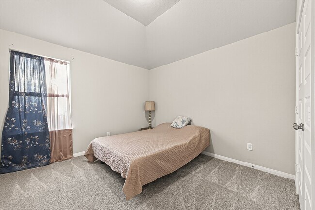 Building Photo - 17685 Martin Crk Ln