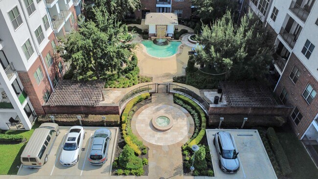 Primary Photo - 5455 Richmond Ave.