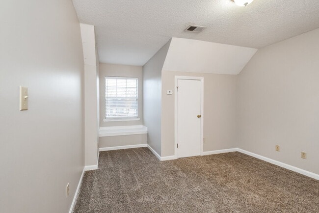 Building Photo - 4483 Shadow Glen Cove