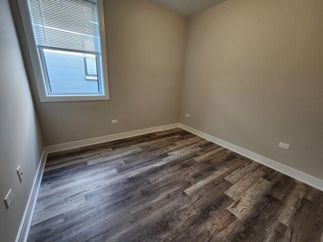 Building Photo - 6337 S Ellis Ave