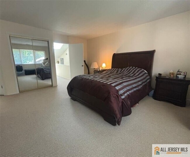 Building Photo - 514 Sayre Dr