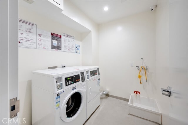 Building Photo - 14526 Hartland St