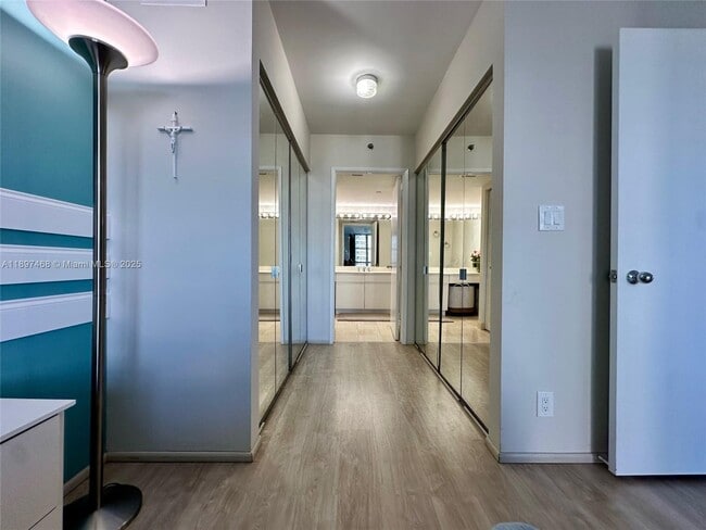 Building Photo - 3600 Mystic Pointe Dr