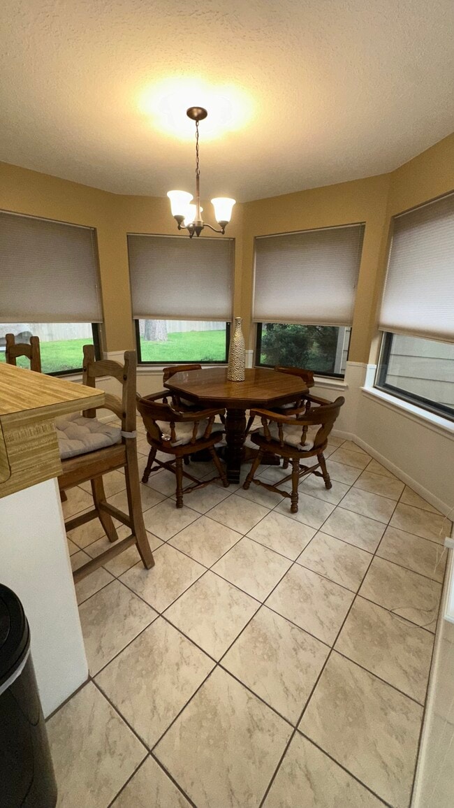 Breakfast den - 4806 Havenwoods Dr