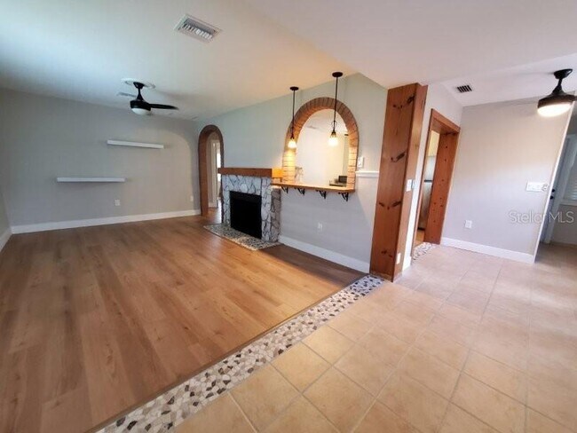 Building Photo - 219 Darst Ave