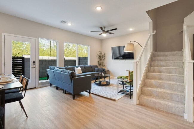 Building Photo - 16601 N Parkview Pl