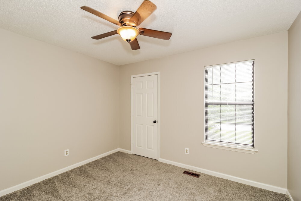 Building Photo - 3240 Beaver Dr