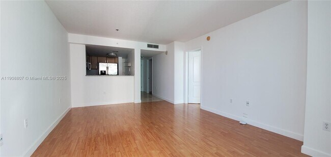 Building Photo - 2101 Brickell Ave