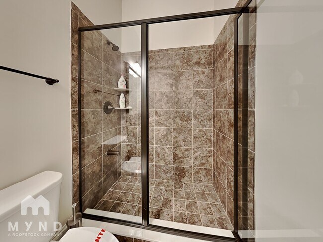 Building Photo - 2995 Manorview Ln