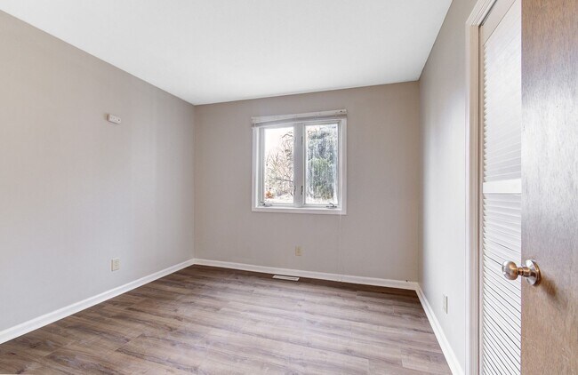 Building Photo - 1104 N Main St