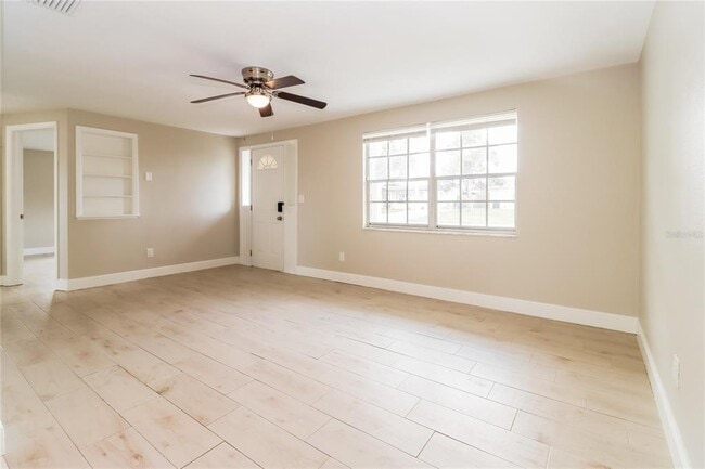 Building Photo - 4151 Ridgefield Ave