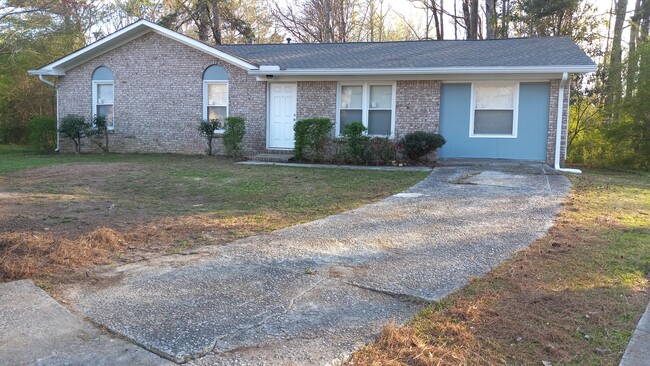 Front Entrance - 525 Cedar Wood Ct