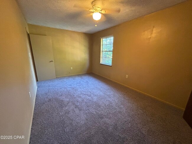 Building Photo - 2719 E 8th St