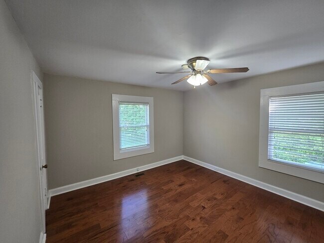 Building Photo - 4094 University Dr