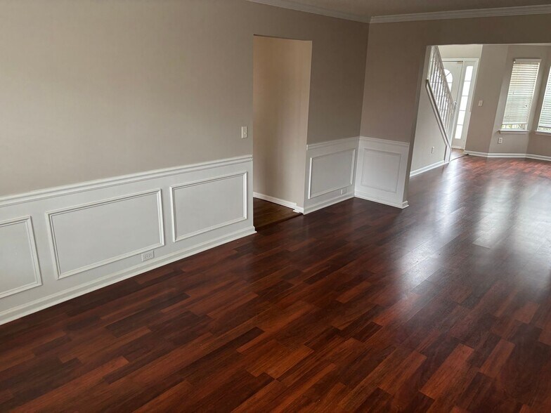 Building Photo - 1116 Setter Trce