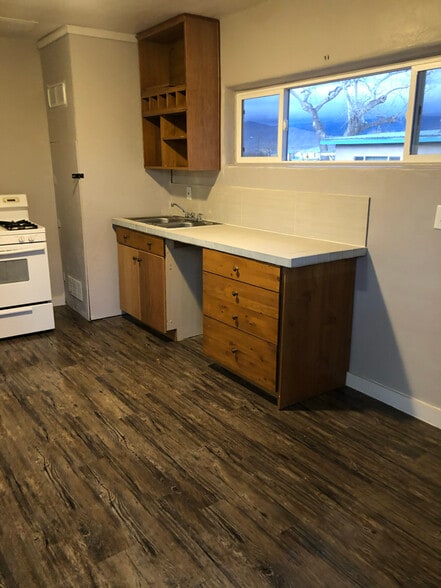 Building Photo - 204 St Francis Rd NW