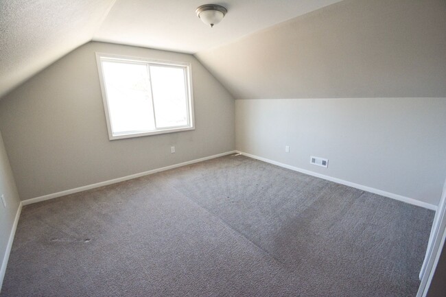 Building Photo - Beautiful 3 Bedroom with ALL the Updates!