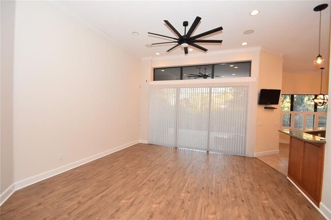 Building Photo - 43 Jasmine Dr