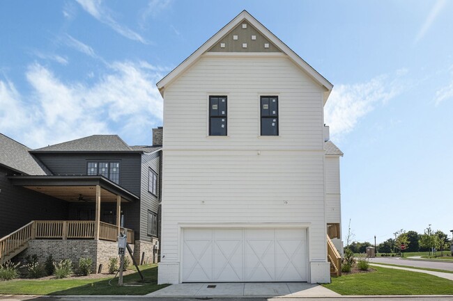 Building Photo - Luxury June Lake Custom Home