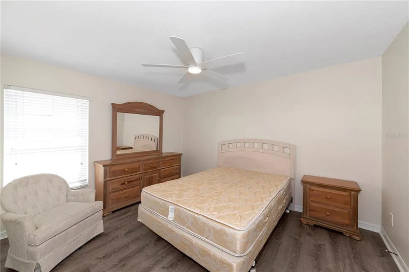 Building Photo - 1401 Hedgewood Cir