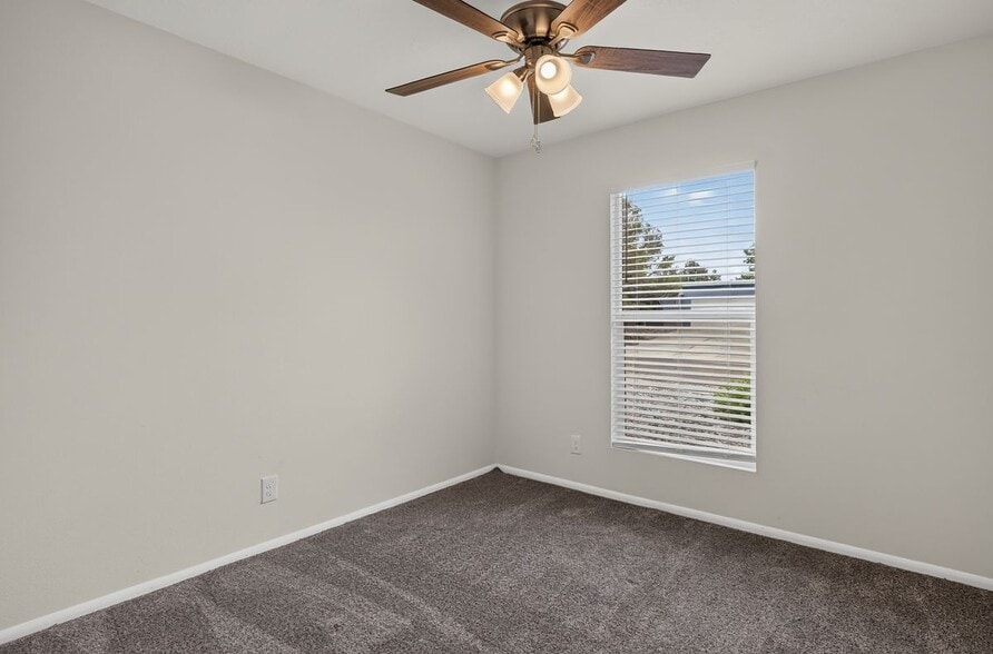Building Photo - 10501 Delicado Pl NE