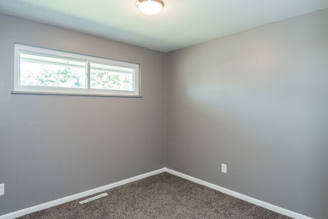 Building Photo - 6450 Chippingdon Dr