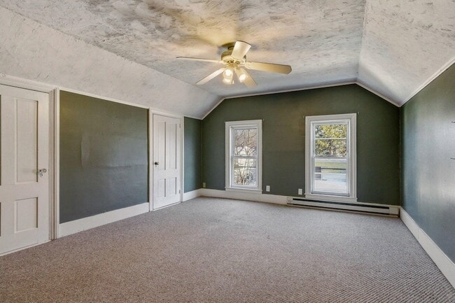 Building Photo - 514 Middle Street