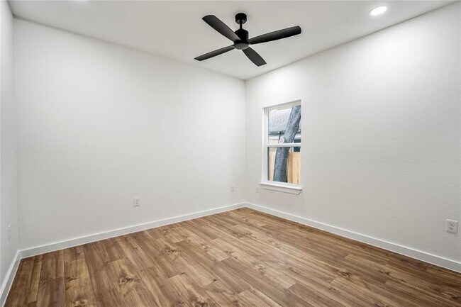 Building Photo - 4104 Engelke St