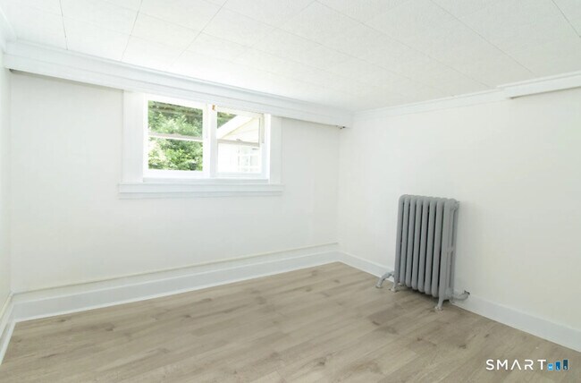 Building Photo - 30 Grove St