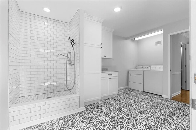 Building Photo - 2661 Fleur De Lis Pl