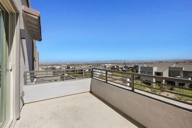 Building Photo - Summerlin Beauty With Bed and Bath On 1st Floor