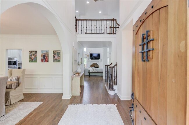 Building Photo - 2870 Roanoke Rd