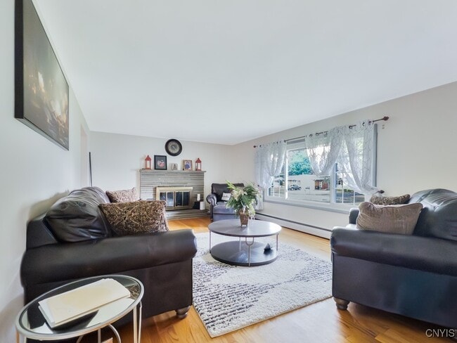 Building Photo - 7189 Coventry Rd N