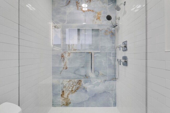 Building Photo - 636 Eastwind Dr