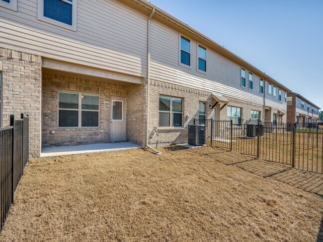Building Photo - 6803 Topaz Dr
